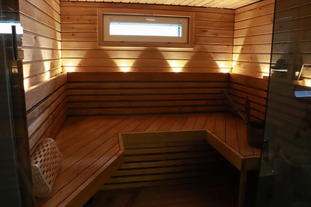Cosy, Homely House With A Large Courtyard Saarenkylä المظهر الخارجي الصورة